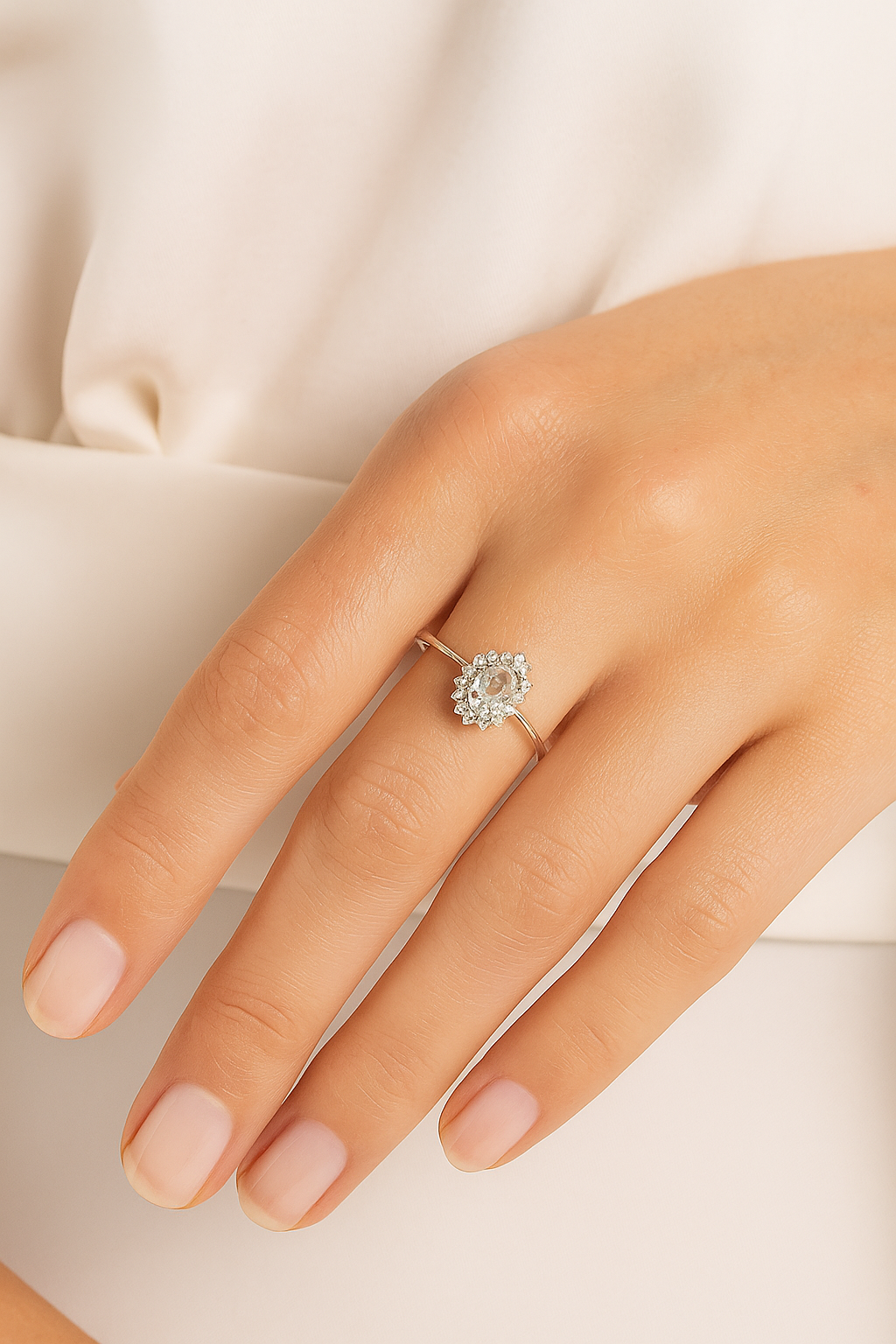 Anello Kate Ovale 8mm x 9mm in Argento 925 - Les folies