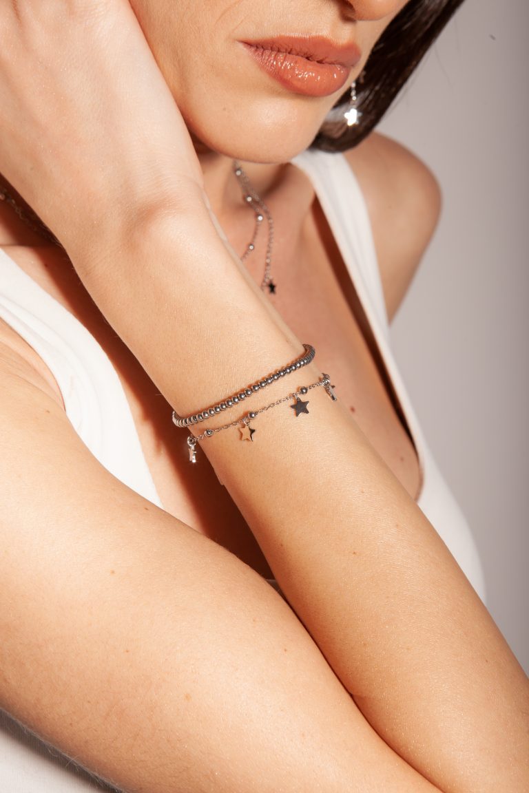 Bracciale pallini con stelline pendenti