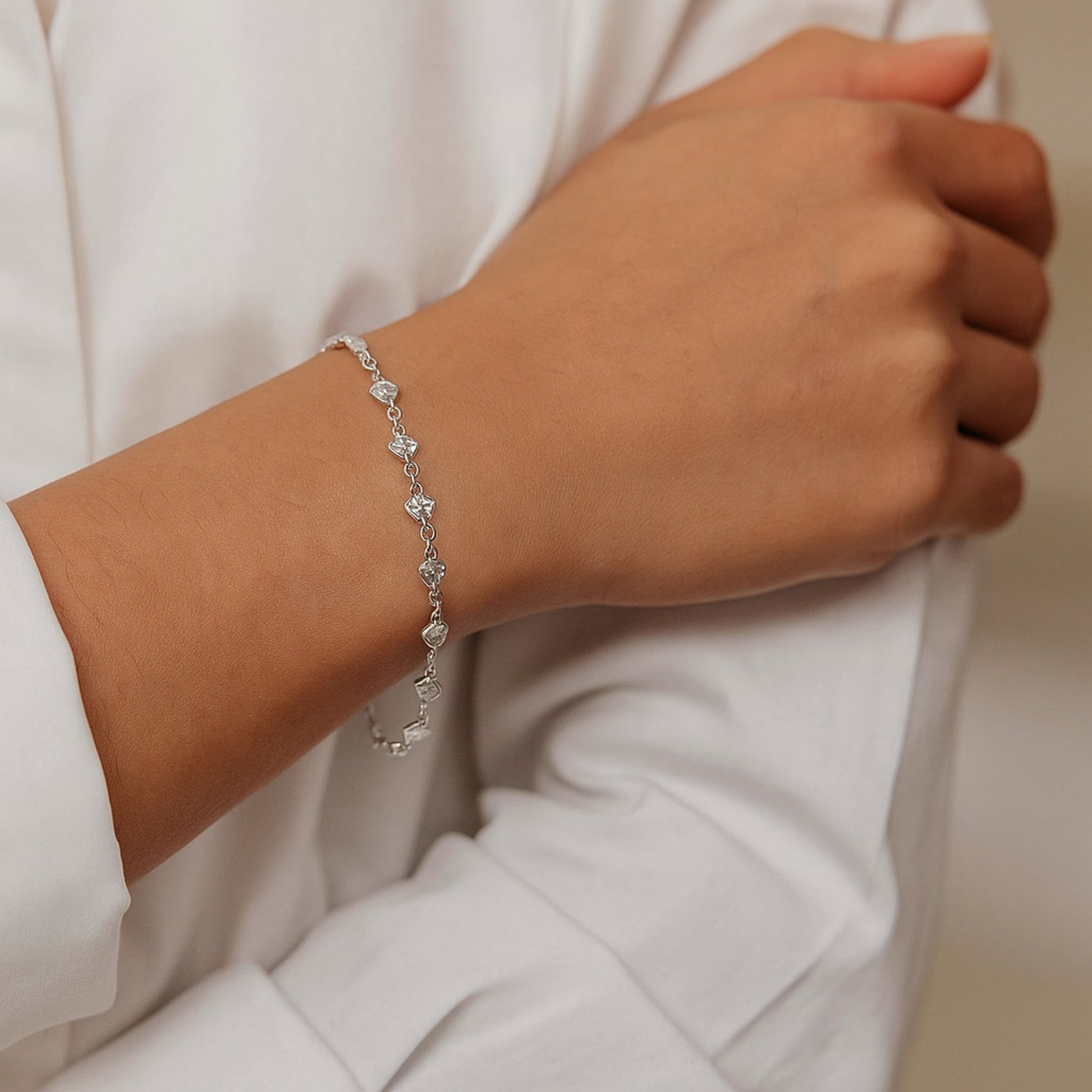 Bracciale Catena a Cuori Sfaccettati - Brand Gioielli