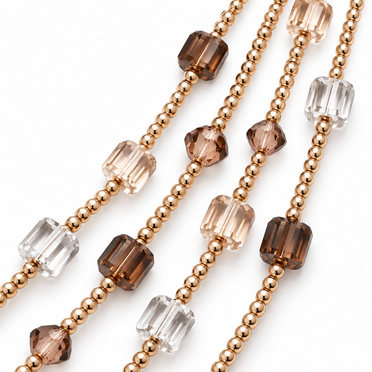 Collana lunga multifilo con cristalli cubici
