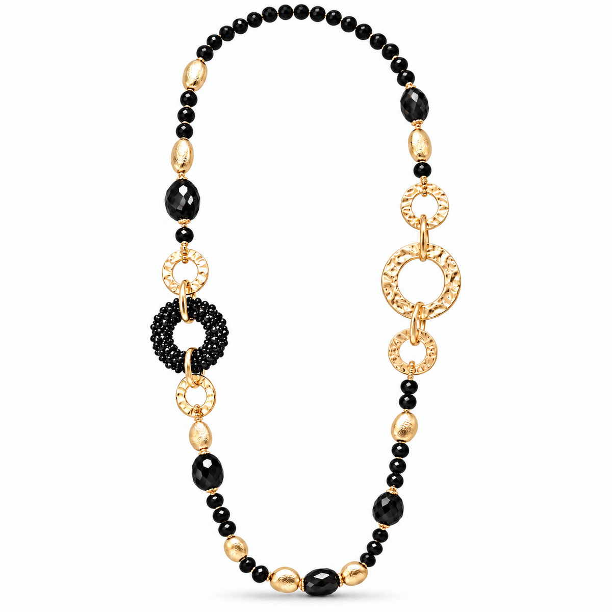 Collana lunga con cristalli e anelli martellati dorati