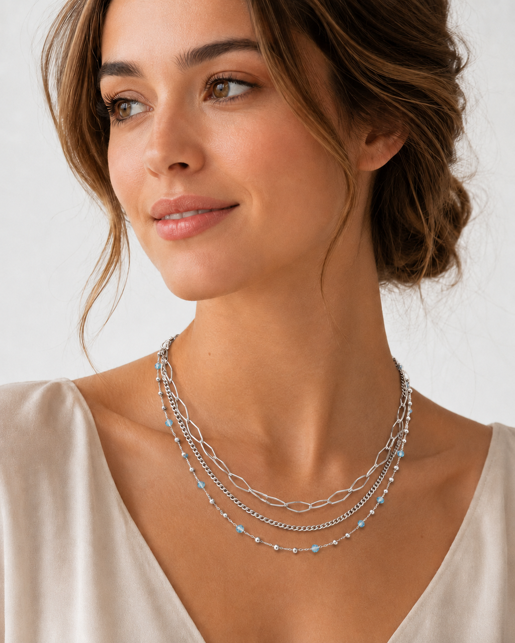 Collana Triplo Filo con Cristalli celesti Layers - Brand Gioielli