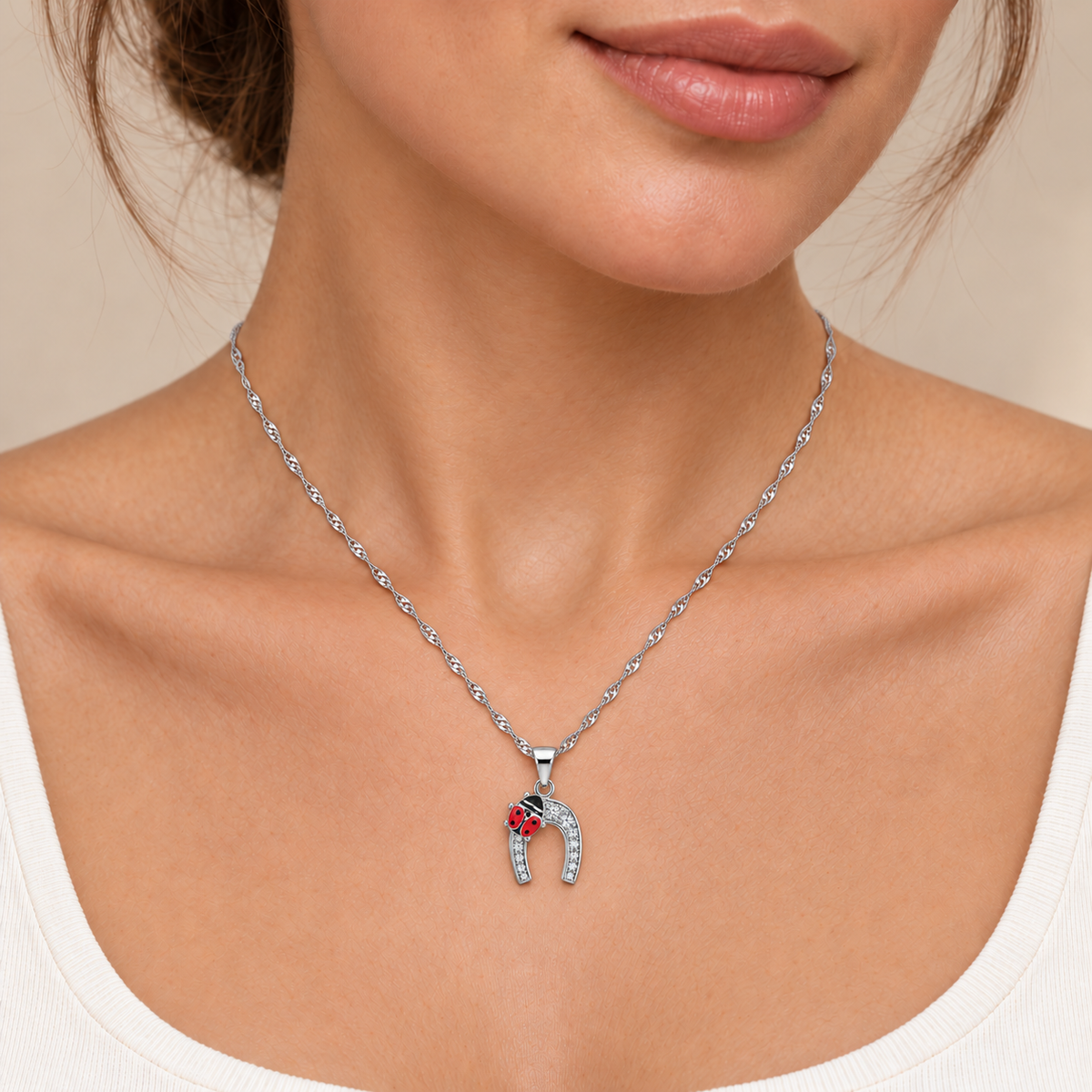 Collana con Ciondolo Ferro di Cavallo e Coccinella in Argento 925