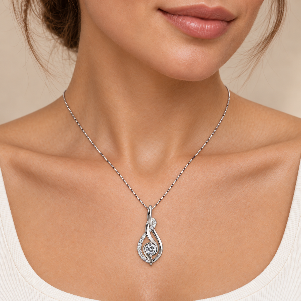 Collana con Ciondolo a Fiamma in Argento 925