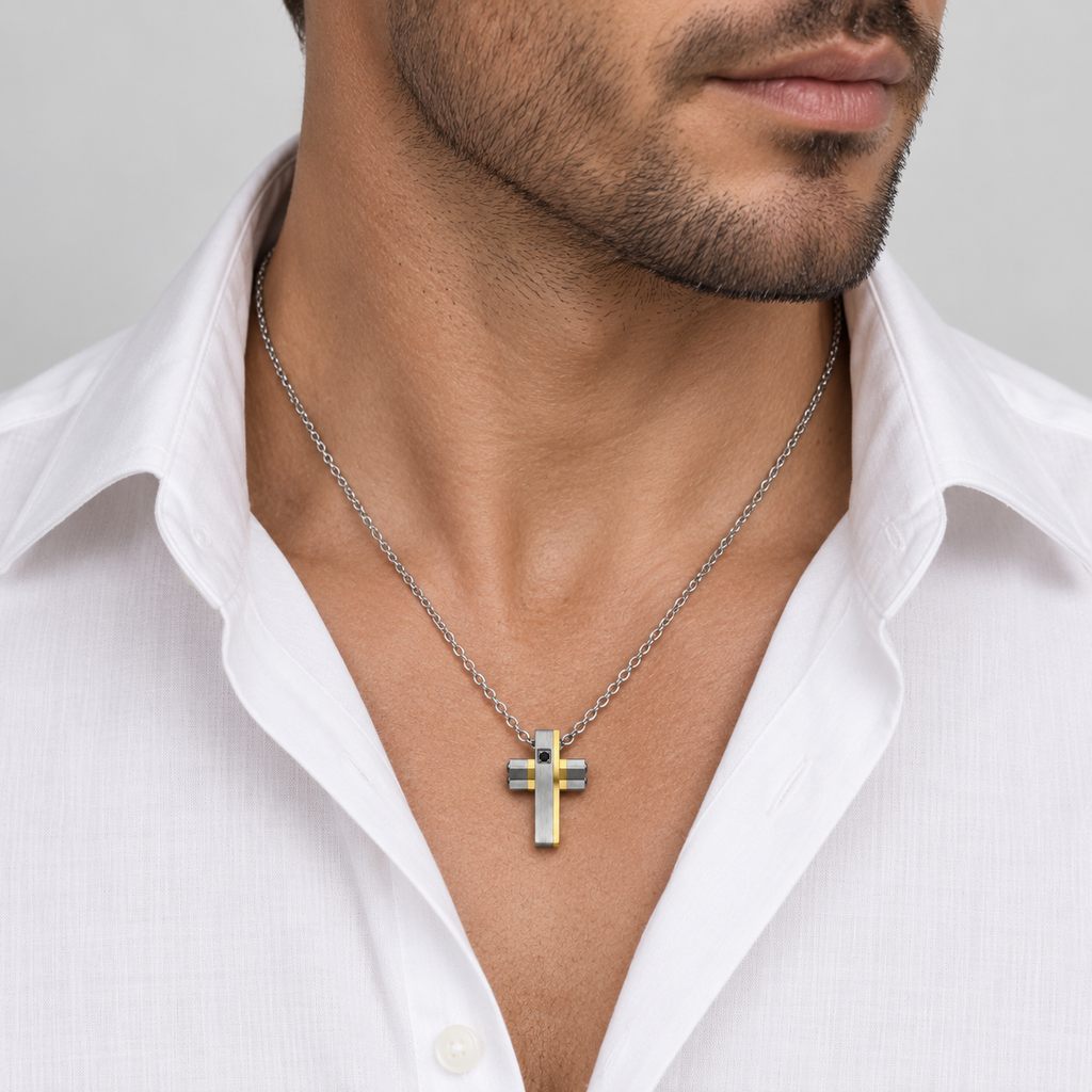 Collana Uomo con croce oro e strass in acciaio inox satinato