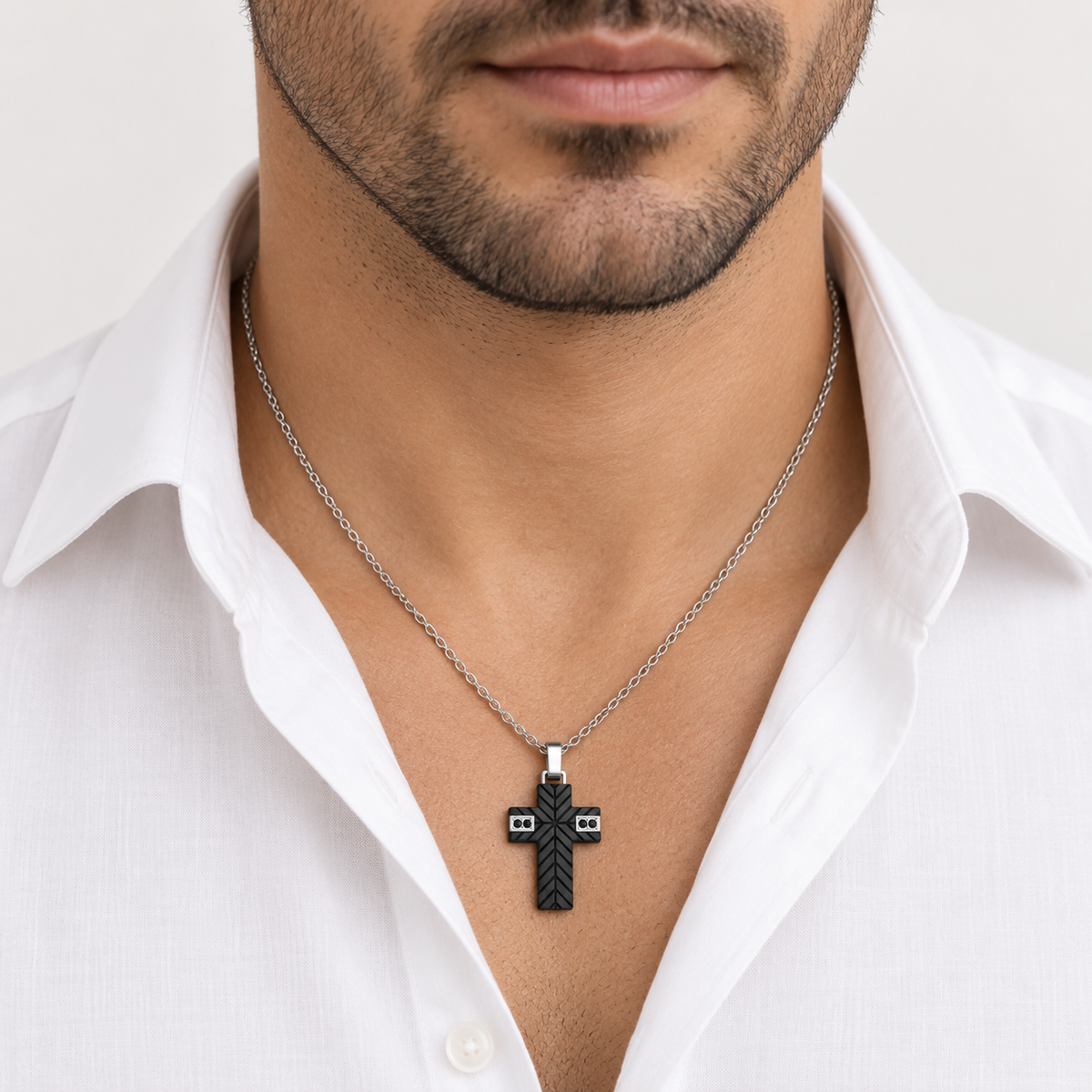 Collana Uomo con croce imbrunita e 4 zirconi neri in acciaio inox