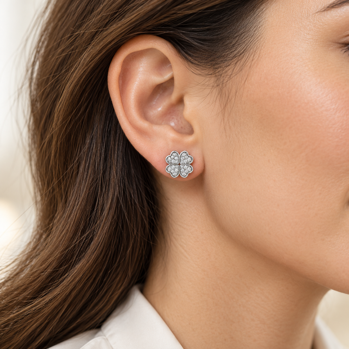 Boucles d'oreilles puces trèfle en argent 925 rhodié