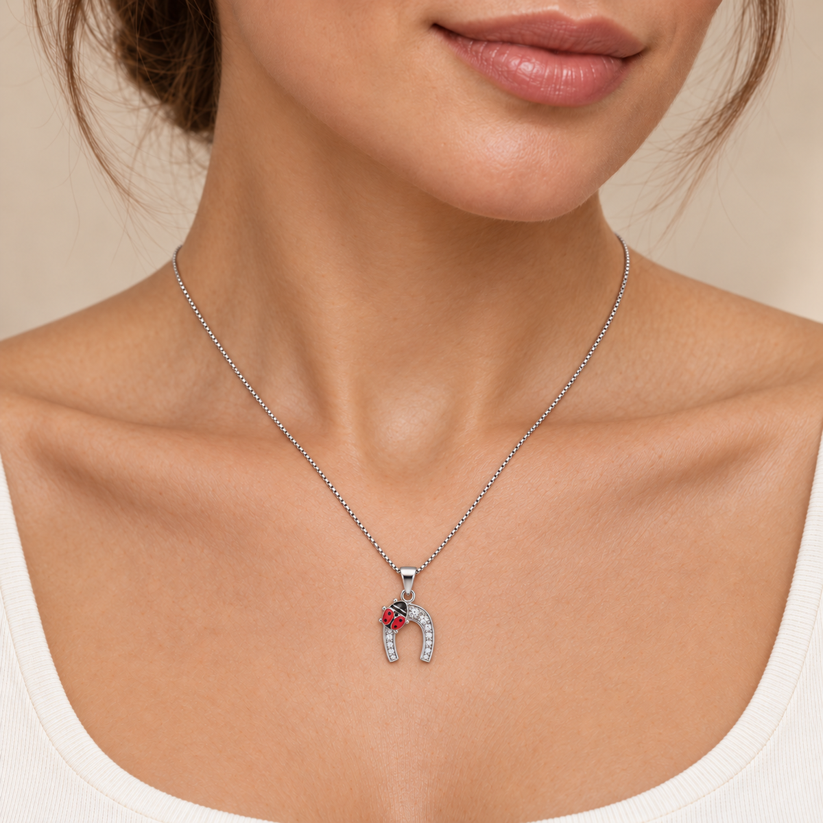 Collana con Ciondolo Ferro di Cavallo e Coccinella in Argento 925