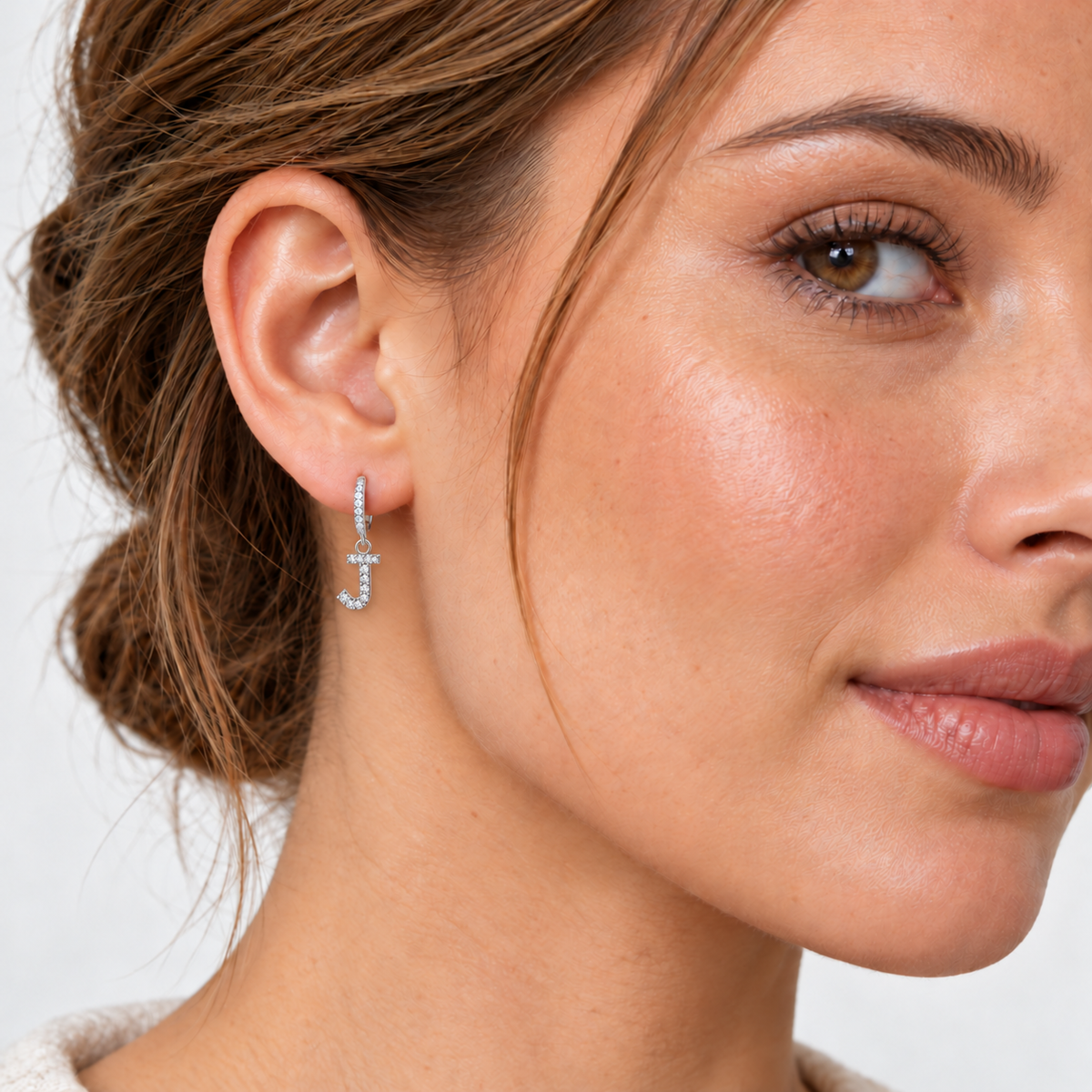 Orecchini a Cerchio con Iniziale con strass in Argento 925