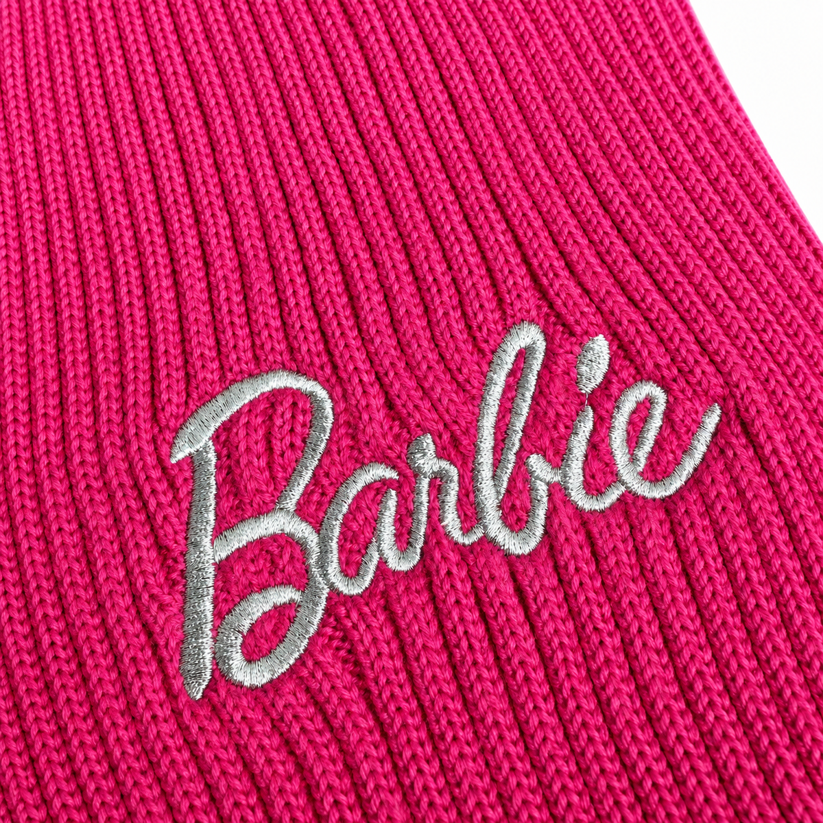 Set Barbie in Maglia con Cappello Paraorecchie e Sciarpa con Pompon