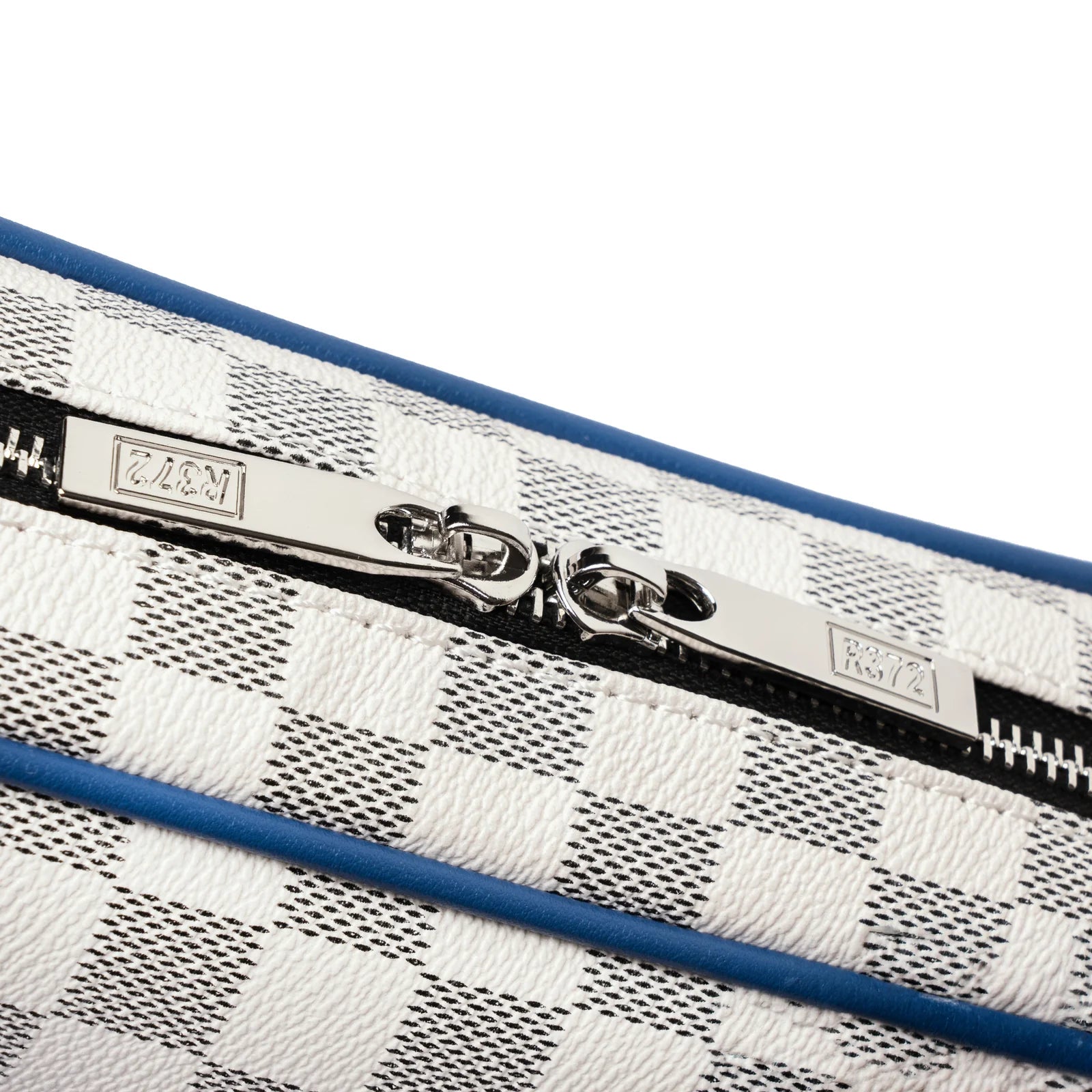 Pouch Bag P001 R372